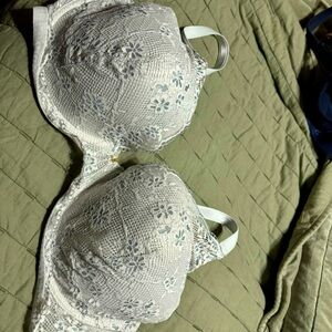 Victoria's Secret White and Blue Floral Lace Bra